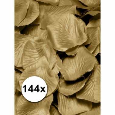 Gouden rozenblaadjes