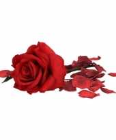 Valentijns kado nep rode roos 31 cm met donkerrode rozenblaadjes